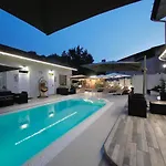 3 Borgo Di Garda *